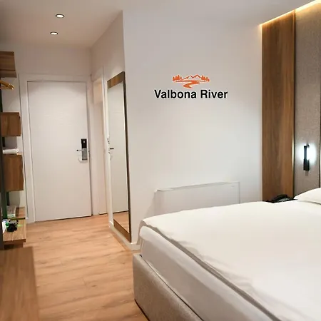 Otel Valbona River *